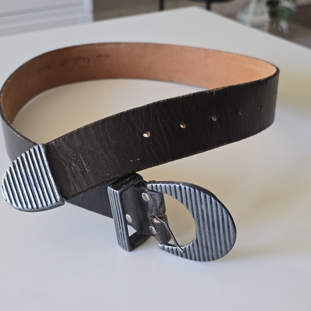 Vintage Caleche statement leather color black